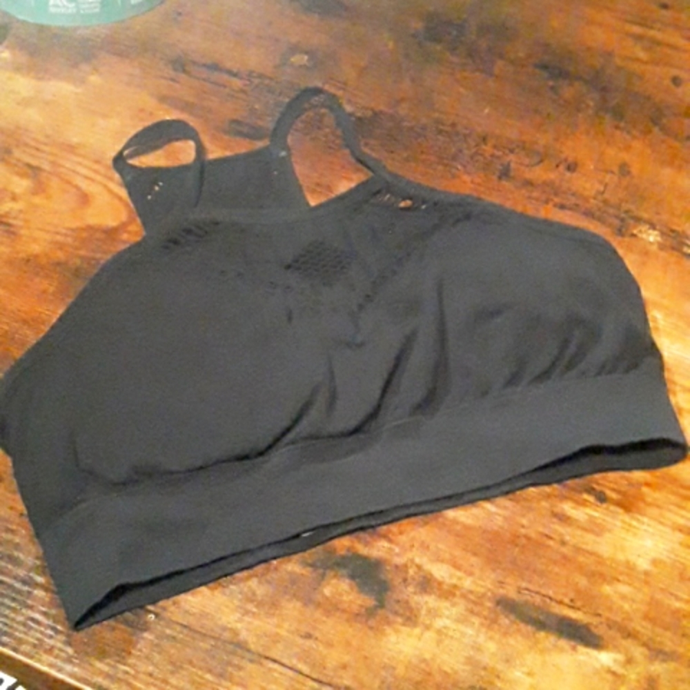 NWOT Small ZYIA Spunky  Black padded Wirefree Sports Bra